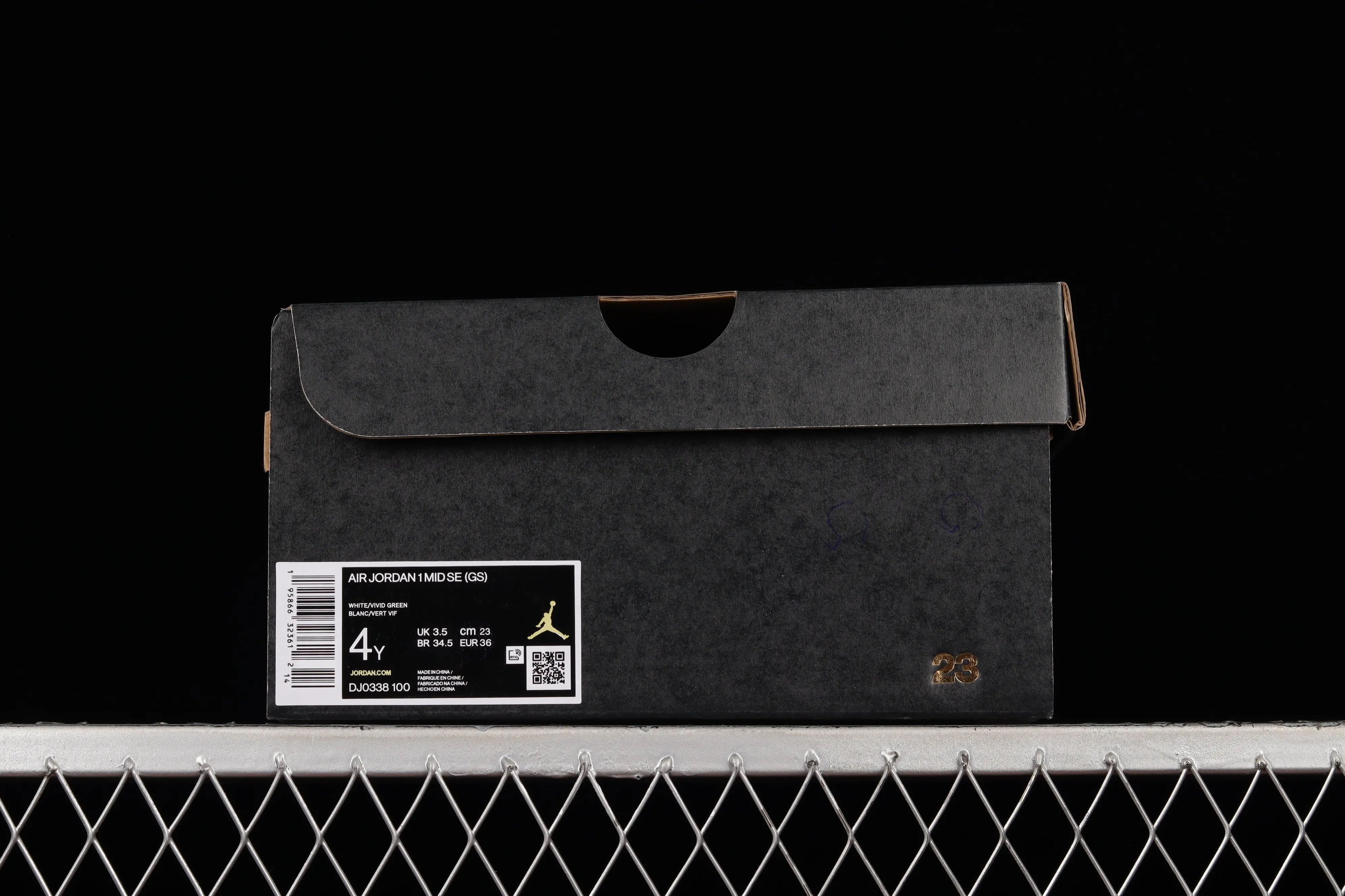 All categories Air Jordan Jordan series basketball shoes Air Jordan 1 Mid G version pure original Air Jordan 1 Mid AJ1 candy powder Zhongbang basketball shoes DJ0338-100